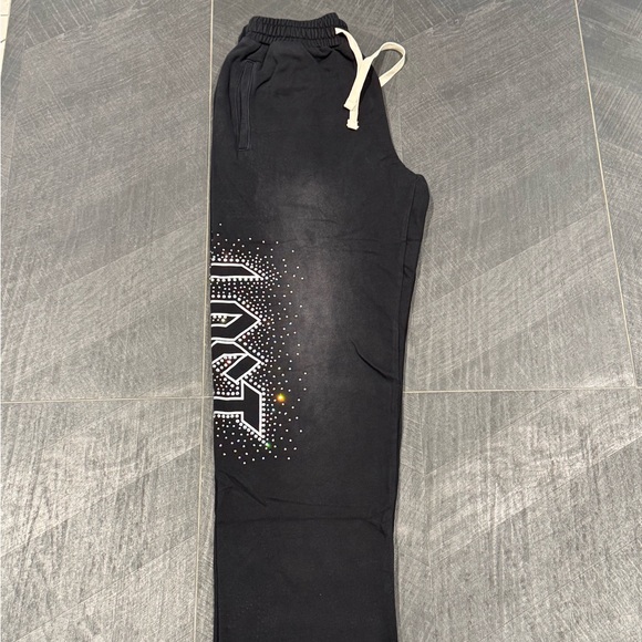 LOST Black Hoodie and Sweatpants Set - Picture 5 of 7